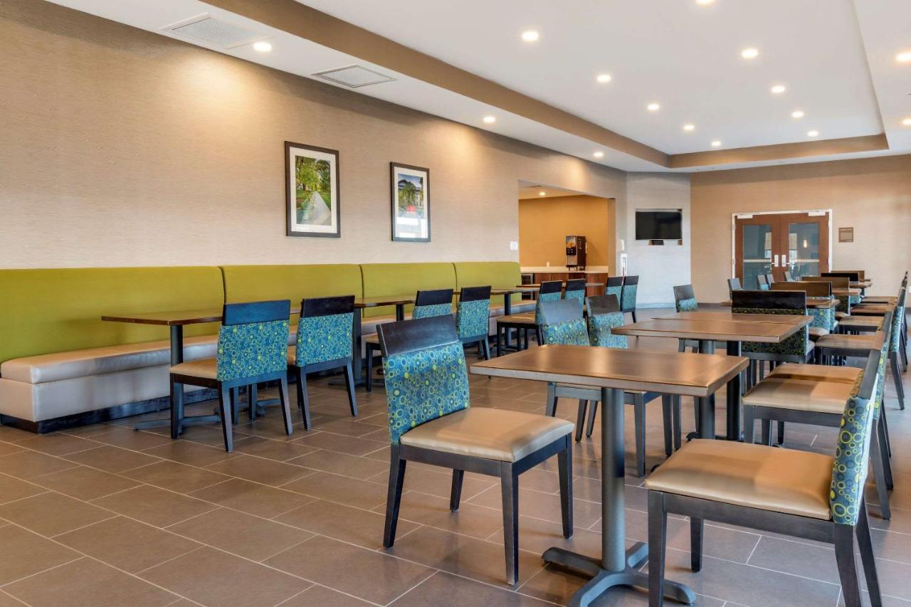 Comfort Suites Camp Hill-Harrisburg West Экстерьер фото