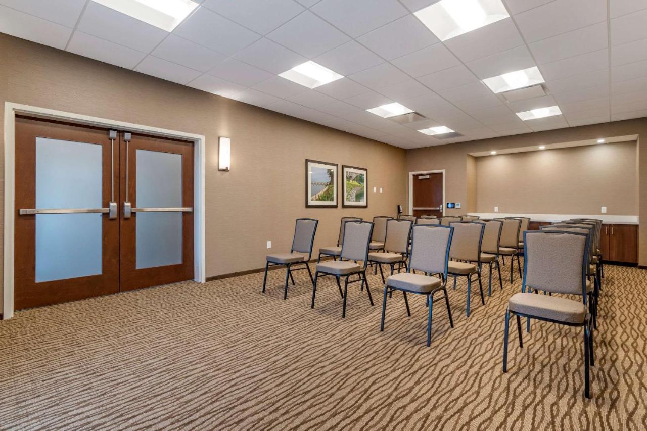 Comfort Suites Camp Hill-Harrisburg West Экстерьер фото