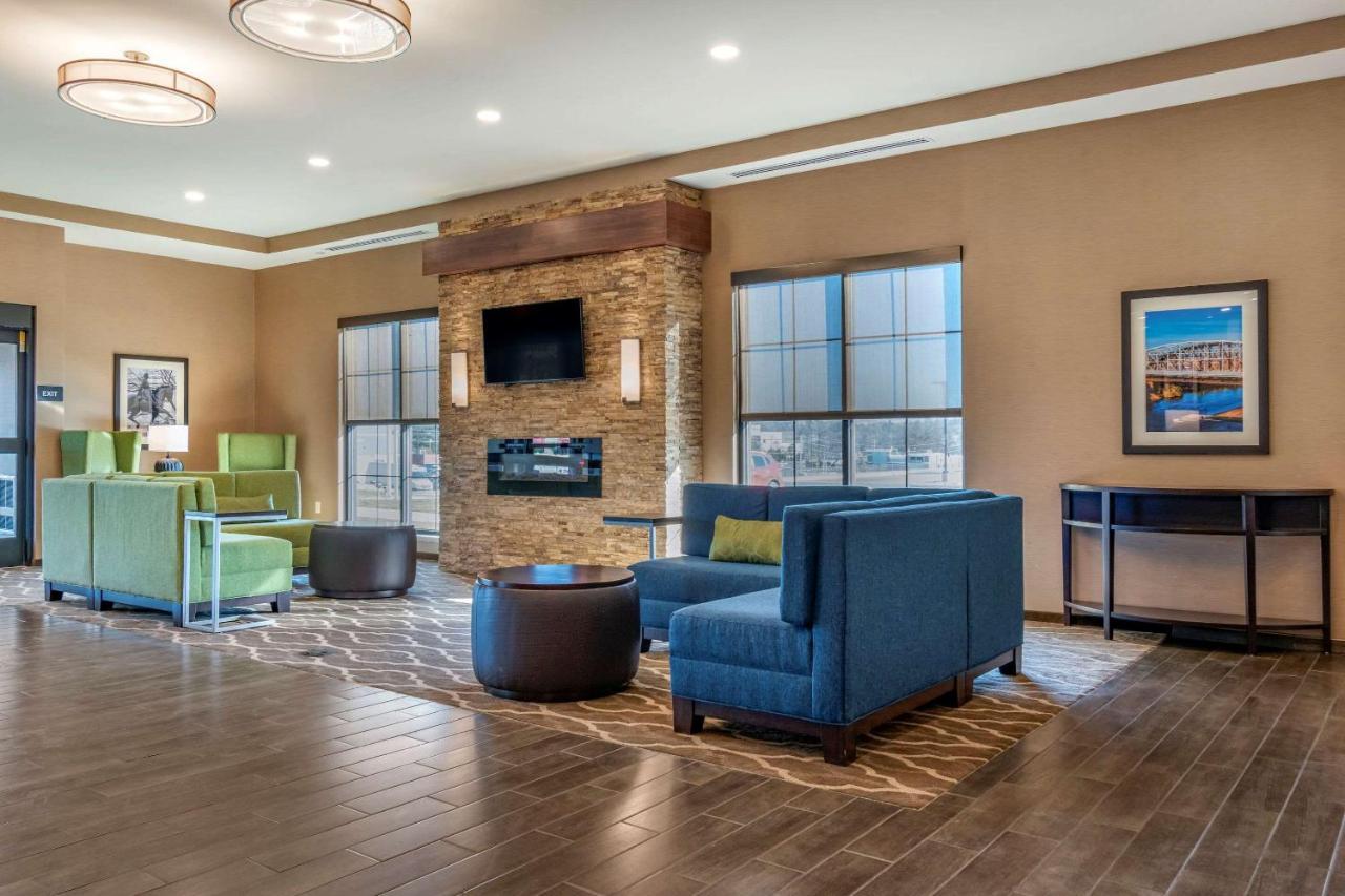 Comfort Suites Camp Hill-Harrisburg West Экстерьер фото